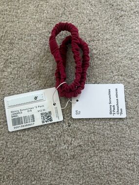 Lululemon skinny scrunchies 2pk NWT BRML berry rumble